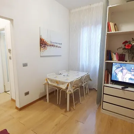 Center Train Station Апартаменты *