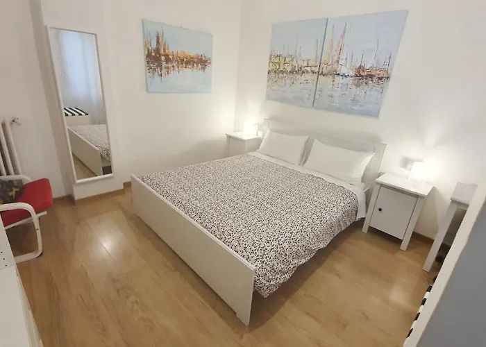 Апартаменты Center Train Station *