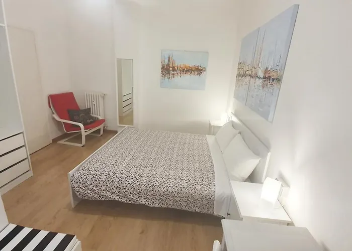 Center Train Station Апартаменты